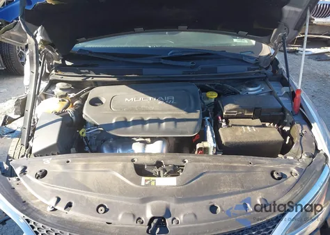 2015 Chrysler 200 Limited z USA, uszkodzony, nr VIN 1C3CCCAB0FN677085